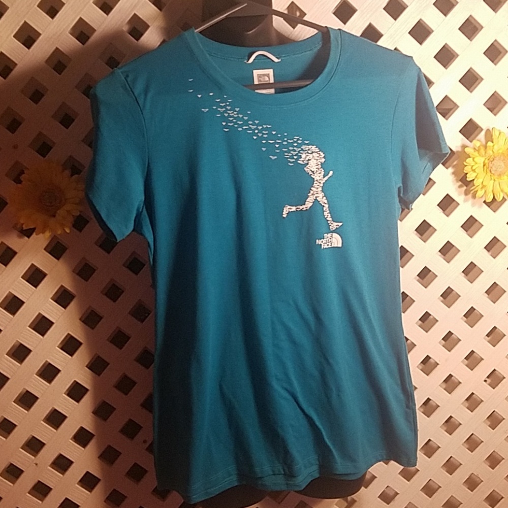 Ladies North Face Shirt Size Medium